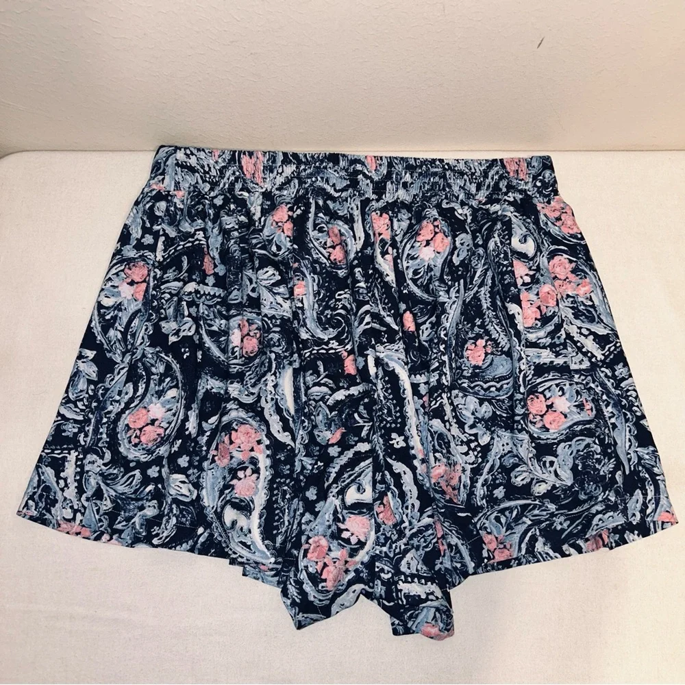 Torrid‎ Women Blue Paisley Print Pleated Short Size 2X